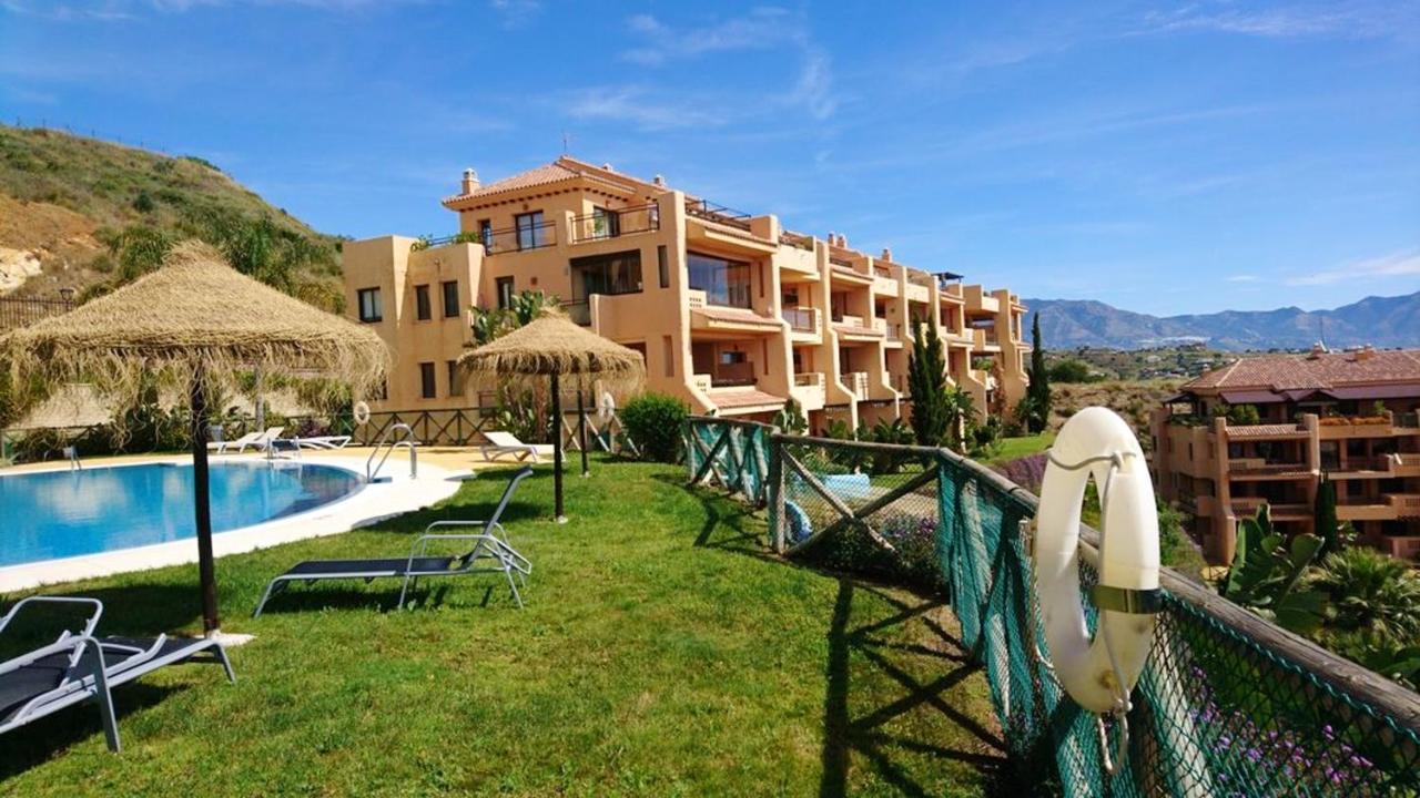 2 Bedrooms Appartement With Sea View Shared Pool And Furnished Terrace At La Cala De Mijas 8 Km Away From The Beach Exterior photo